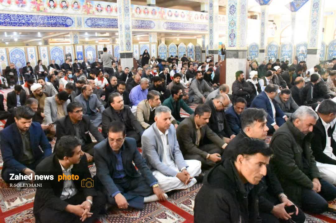 مسجد جامع زاهدان در سوگ شهدای حادثه تروریستی ۱۴۰۴ <img src="/images/picture_icon.gif" width="16" height="13" border="0" align="top"> مسجد جامع زاهدان در سوگ شهدای حادثه تروریستی ۱۴۰۴ <img src="/images/picture_icon.gif" width="16" height="13" border="0" align="top">